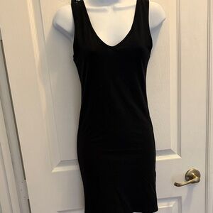 Heart & Hips Classic Black V-Neck Sleeveless Bodycon Dress